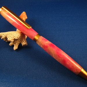 Pink acrylister