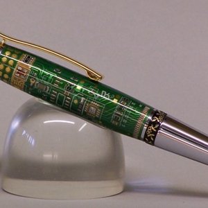 Elegant Beauty (Aero?) Circuit Board pen