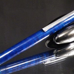 Finial click pen