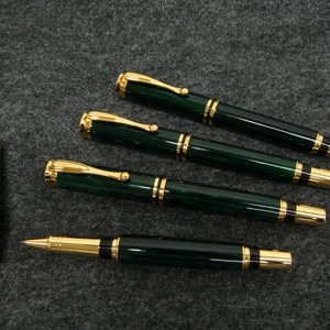 Christmas Pens 09