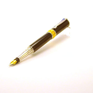 Bakelite Deep Black Fountain Pen