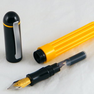 String-winder pen