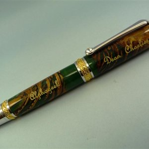 Majestic Fountain Pen Home cast Pine Cone