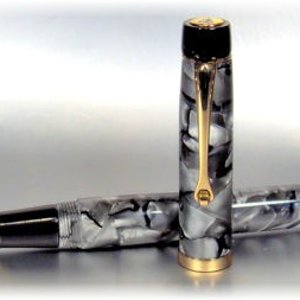 Celluloid fountain pen