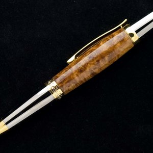 Corrugata Burl Wood on Elegant Wall Street II