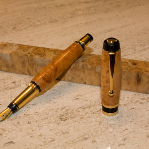 Amboyna burl fountain pen