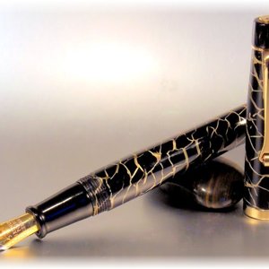 Regal II LE Gold cracked ice celluloid fountain pen