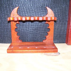 padauk pen stand