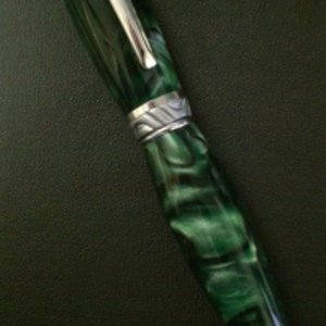 Kelly Green cigar on cigar ultra