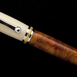 Alternate Ivory and Logwood Burl on Jr. Statesman