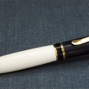 Buffalo Horn and Casein Cigar with 24k & Black trim