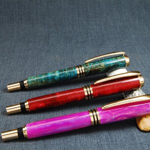 Final pens of 2011 (playing catch-up on showing off)