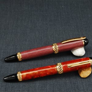 Final pens of 2011 (playing catch-up on showing off)