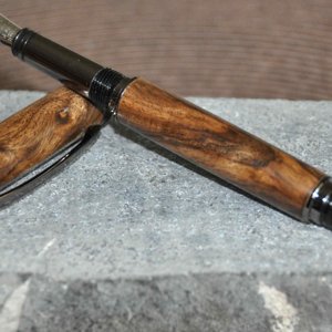 English Figured Walnut Jr Gents Fountain Pen