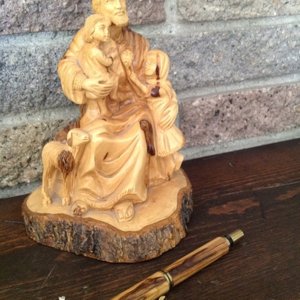 Jr Gent w/ Bethlehem olive wood