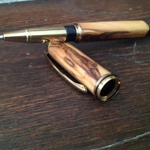 Jr Gent w/ Bethlehem olive wood (2)