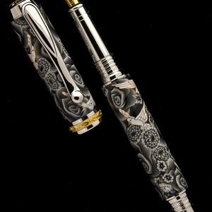 Toni's Black Roses Fountain Pen