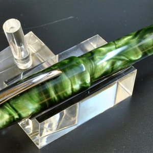 Custom Green and Black Pearl Fountain Pen