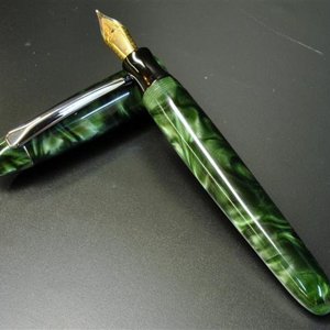 Custom Green and Black Pearl Fountain Pen