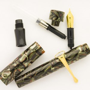 Custom Serpentine Cebloplast Fountain Pen