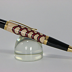 Scalloped pen