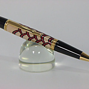 Scalloped pen