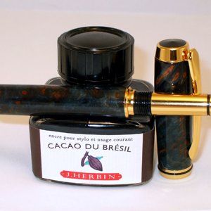 Aristocrat Fountain Pen Gold