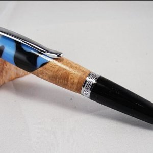 Two Tone Acrylic/Wood Wall Street II Pen