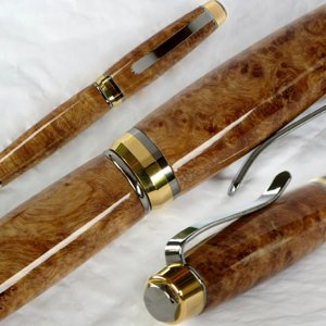 Cigar in Maple burl