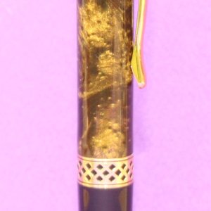 Mesa in Black and Gold