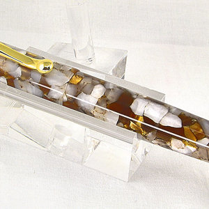 Venetian Gold Fountain Pen - med - capped
