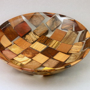 Resin and timber cutoff saucer