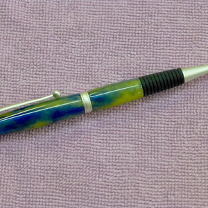 Aluminite_Resin_Apr_30_2014_Ultramarine_Blue_and_Cad_Yellow_Med.jpg