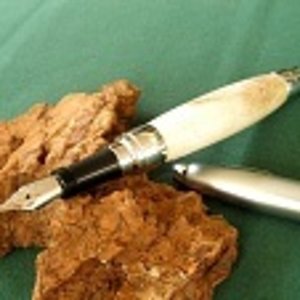 Mule Deer Antler Fountain Pen