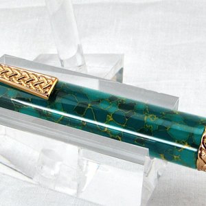 Celtic Twist w/ AZ Jade and Cross Clip-LG