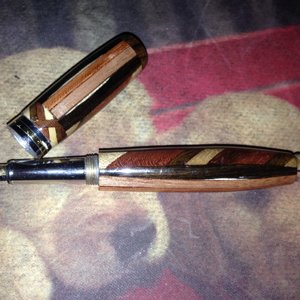 Segmented fountain pen