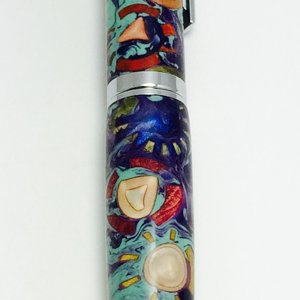 Sunk'in pirate bone pen