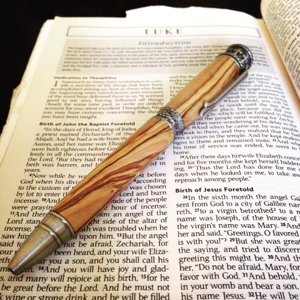 Bethlehem Olivewood Faith pen
