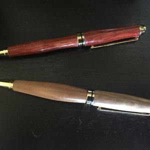 Olive and Bloodwood, Summit pens