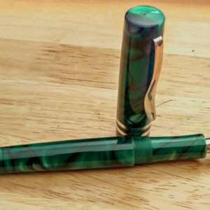Emerald Swirl bespoke fountain pen
