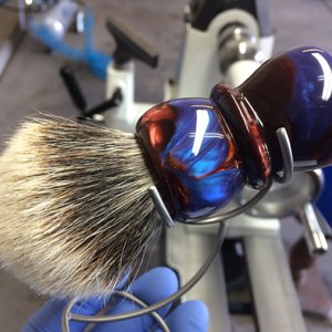Violet-Red-Bronze Saving Brush