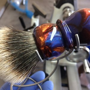 Violet-Red-Bronze Saving Brush