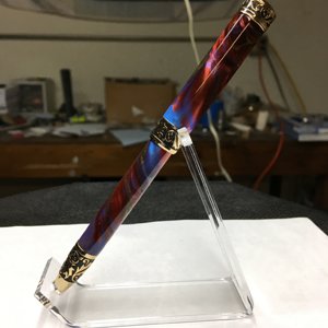 Gold Sculpted Pen