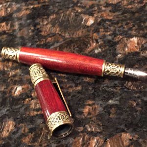 Celtic Fountain Pen w/Bloodwood