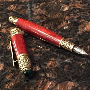 Celtic Fountain Pen w/Bloodwood