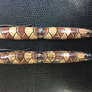 Scalloped pens