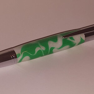 Manhatten Stylus Green Ribbon Candy.jpg