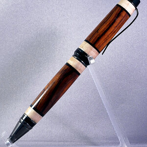 cocobolo with maple caps cigar 1.JPG