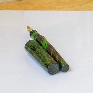 PenTeo Samurai Faceted Mottled Green5.jpg