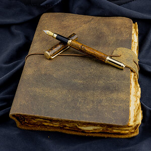 Artisan Fountain Pen - Bocote Wood Gold-2.jpg